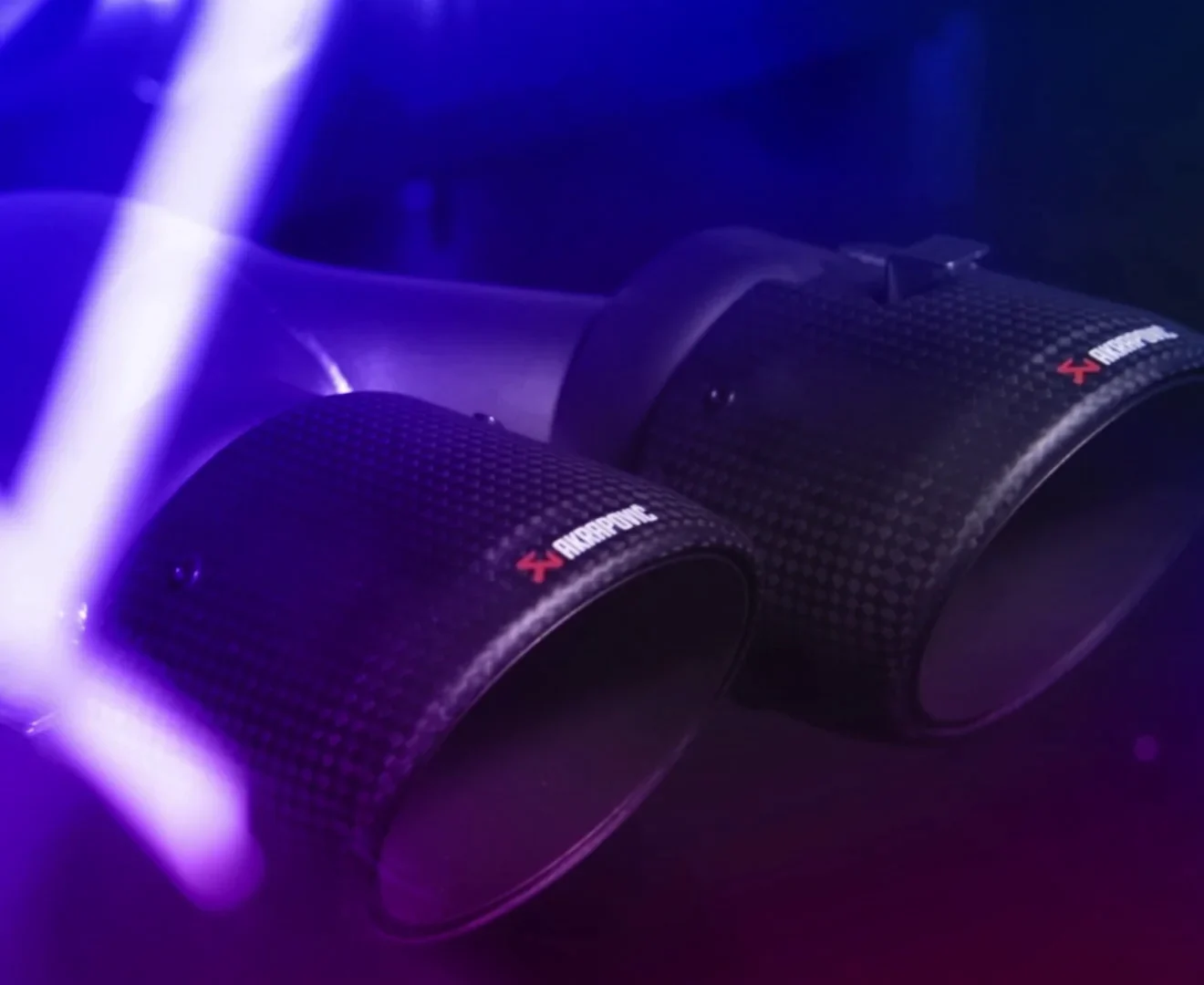 Akrapovič titanium slip-on exhaust with carbon-fibre tips